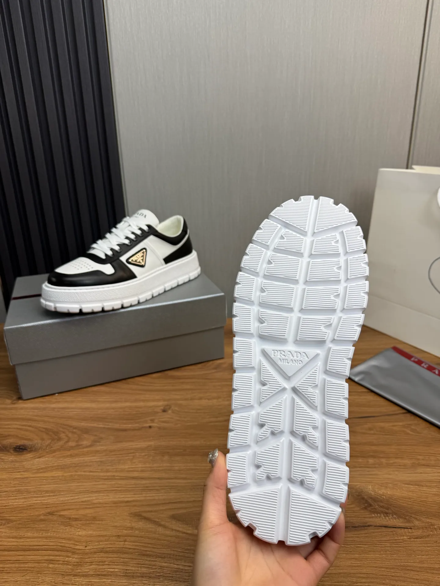 Men's shoes 💰620💰 [PRADA] Autumn and winter hot men's shoes are shipped 👏Official website synchronized ⬆️Original fly-woven cowhide fabric + cowhide lining, 1⃣️:1⃣️reproduction, original sole, 38-45 (45. Customized, non-refundable)